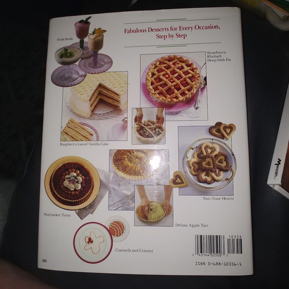 Good Housekeeping Book of Desserts - Picture 2 of 3